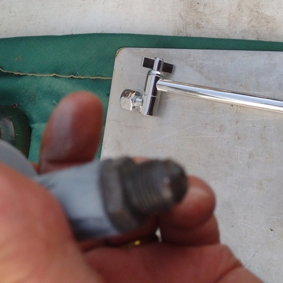 Chrome and Brass Plumbing Fixtures - Picture 3 of 5